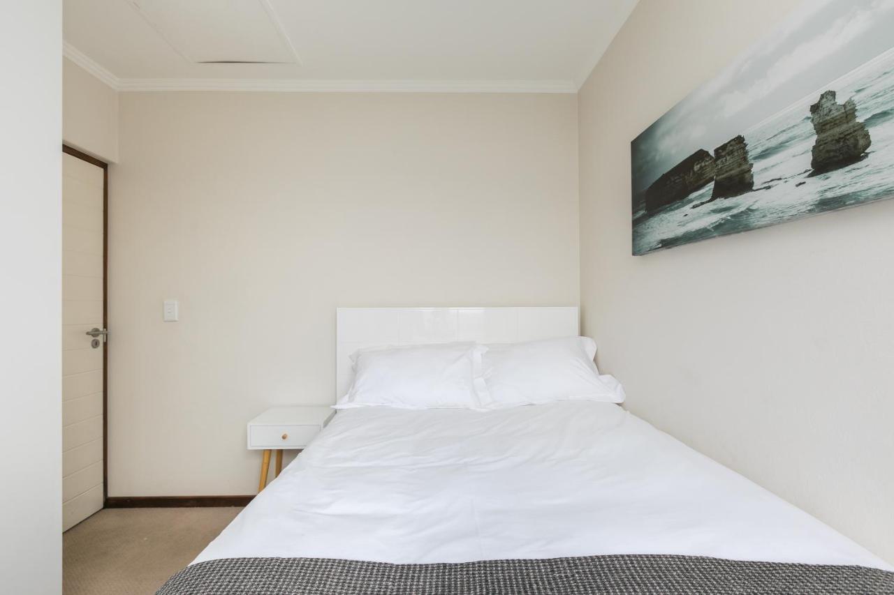 Modern Apartment In A Secure Golf Estate.Wifi Roodepoort Exteriör bild