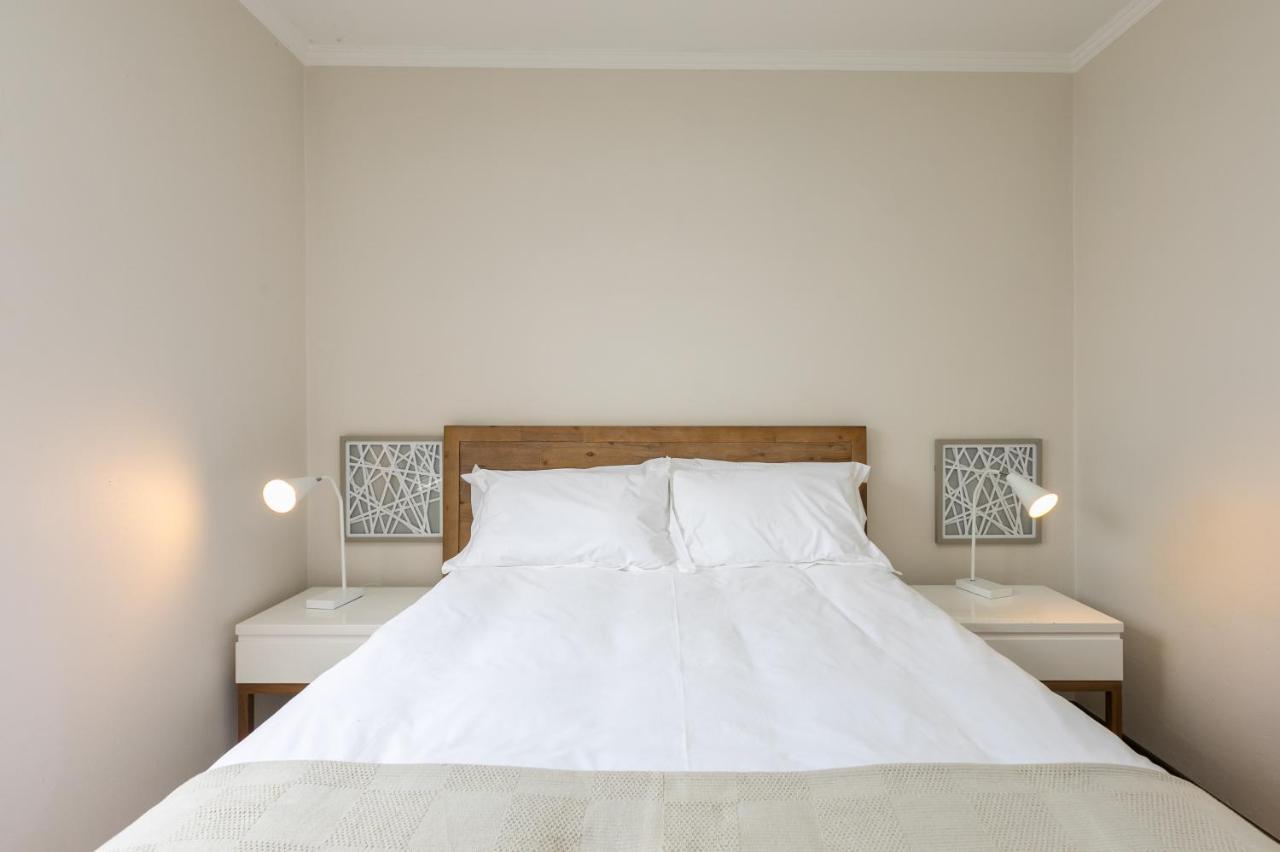 Modern Apartment In A Secure Golf Estate.Wifi Roodepoort Exteriör bild