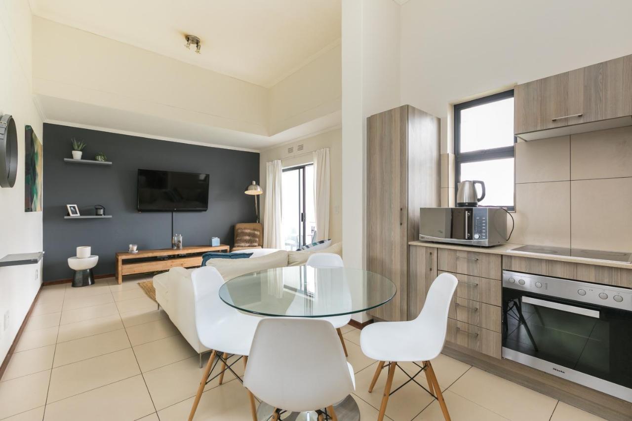 Modern Apartment In A Secure Golf Estate.Wifi Roodepoort Exteriör bild