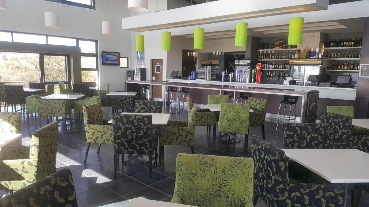 Modern Apartment In A Secure Golf Estate.Wifi Roodepoort Exteriör bild